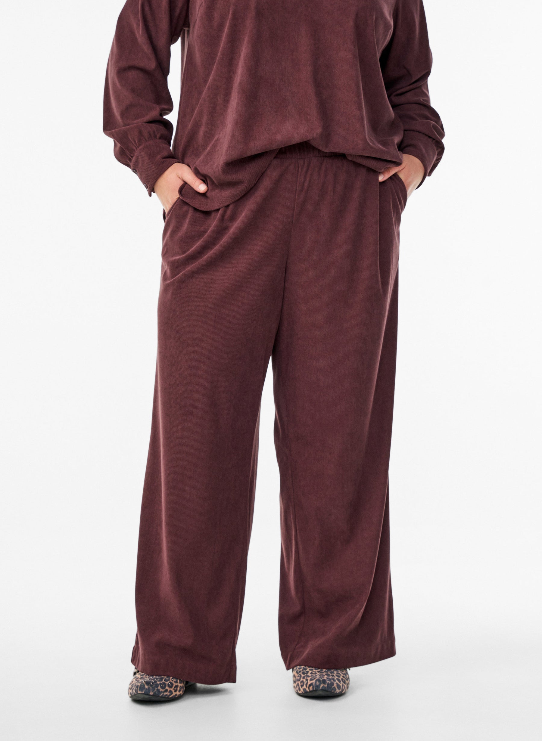 Zizzi Surine Trousers in Wine