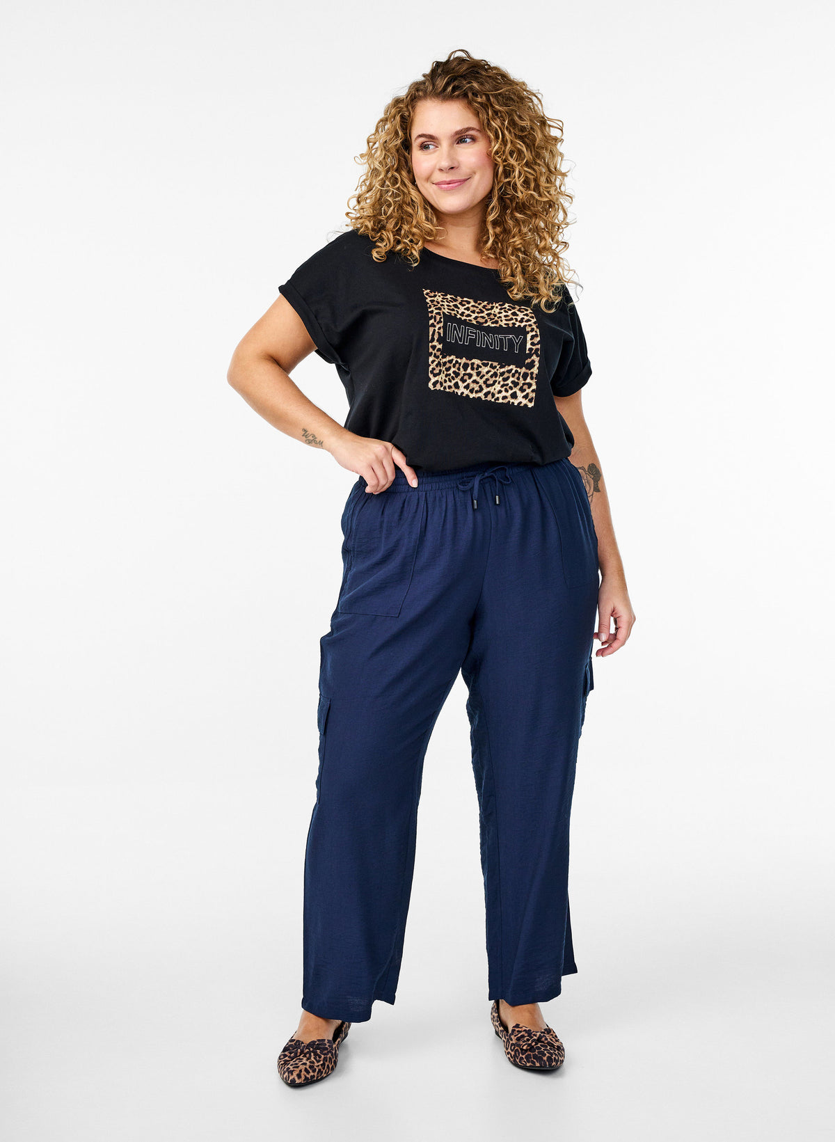 Zizzi Vilma Cargo Trousers in Navy