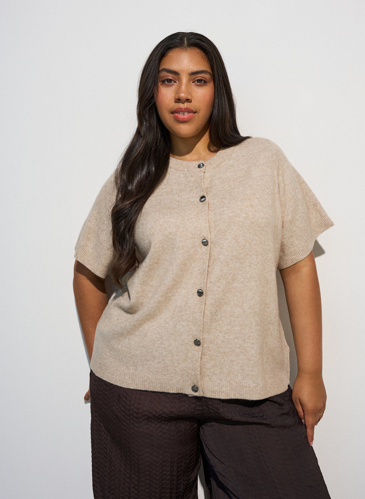 Zizzi Vista Short Sleeve Cardigan in Taupe