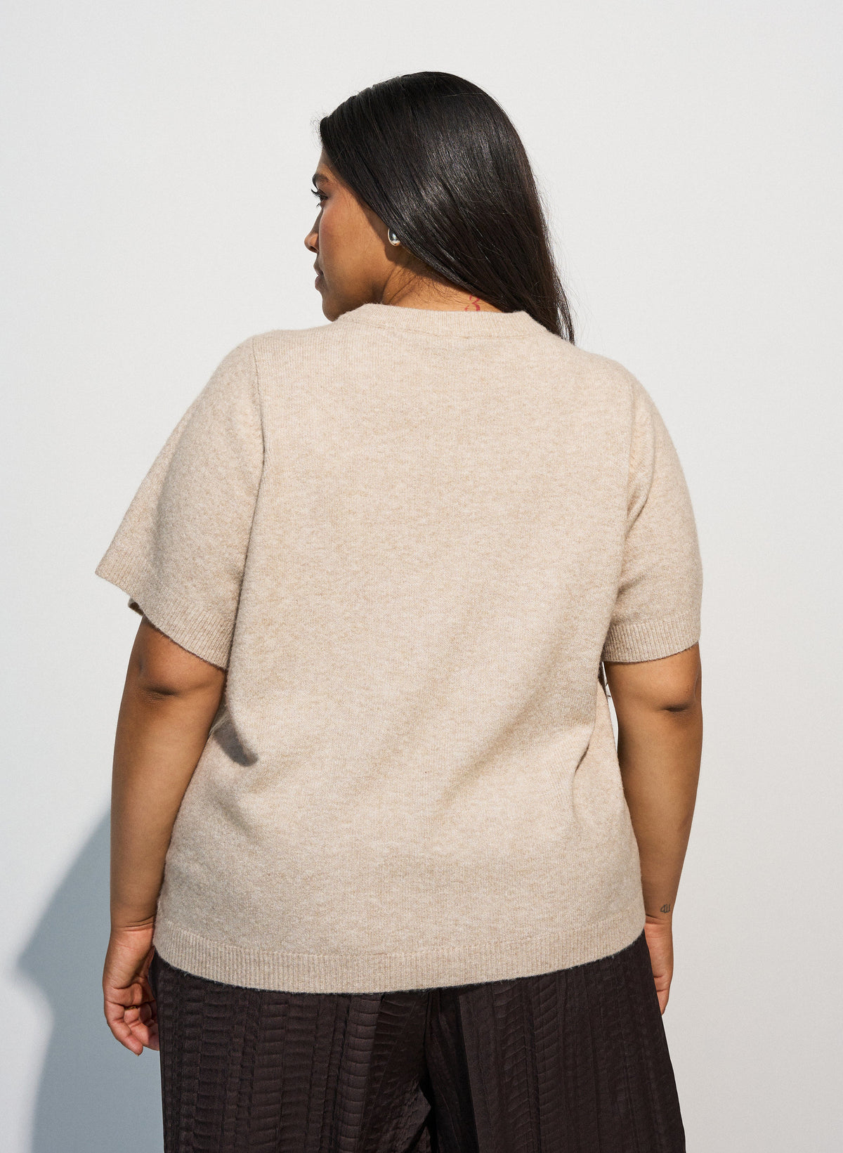 Zizzi Vista Short Sleeve Cardigan in Taupe