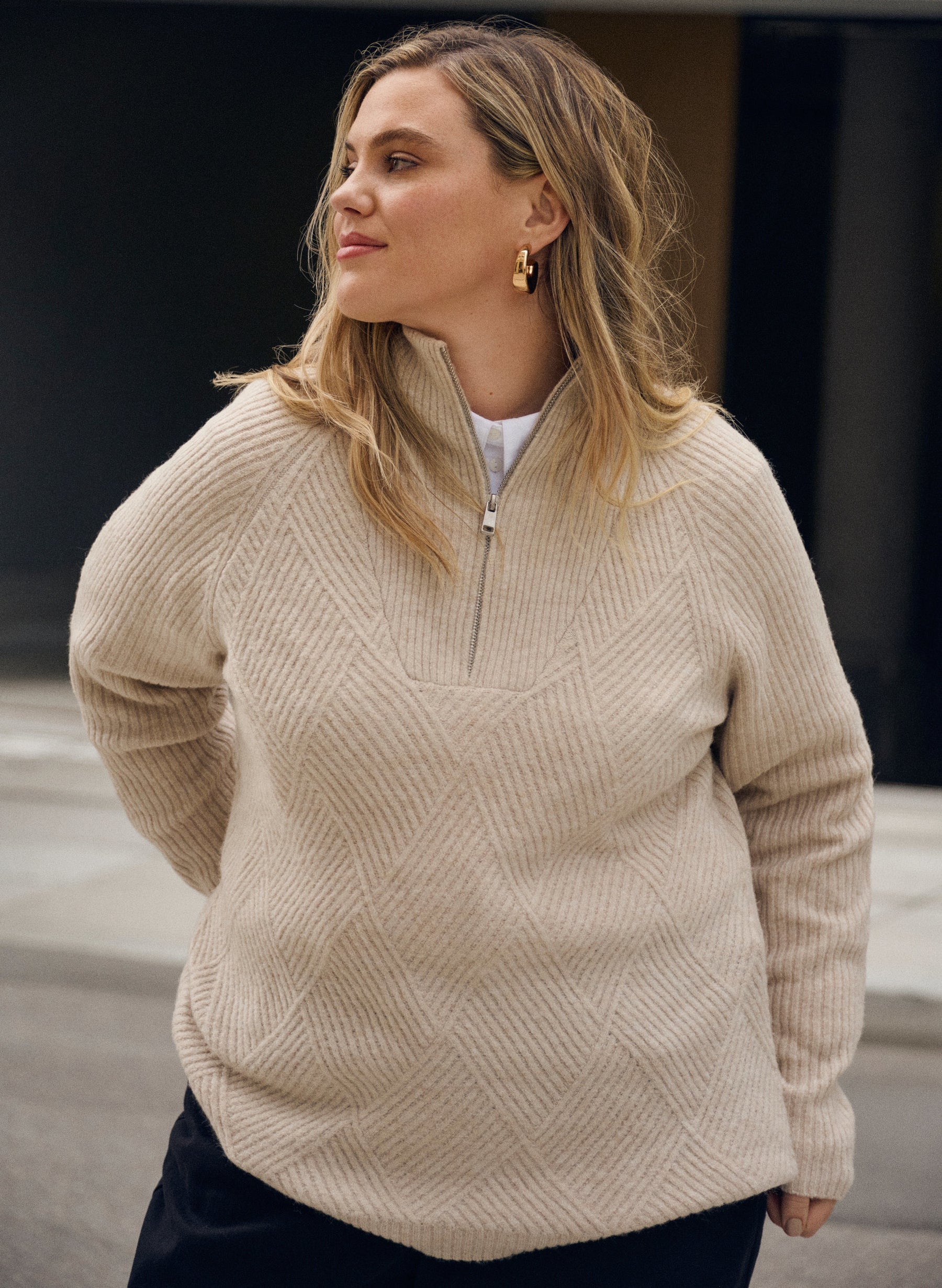 Zizzi Ziggi Jumper in Beige