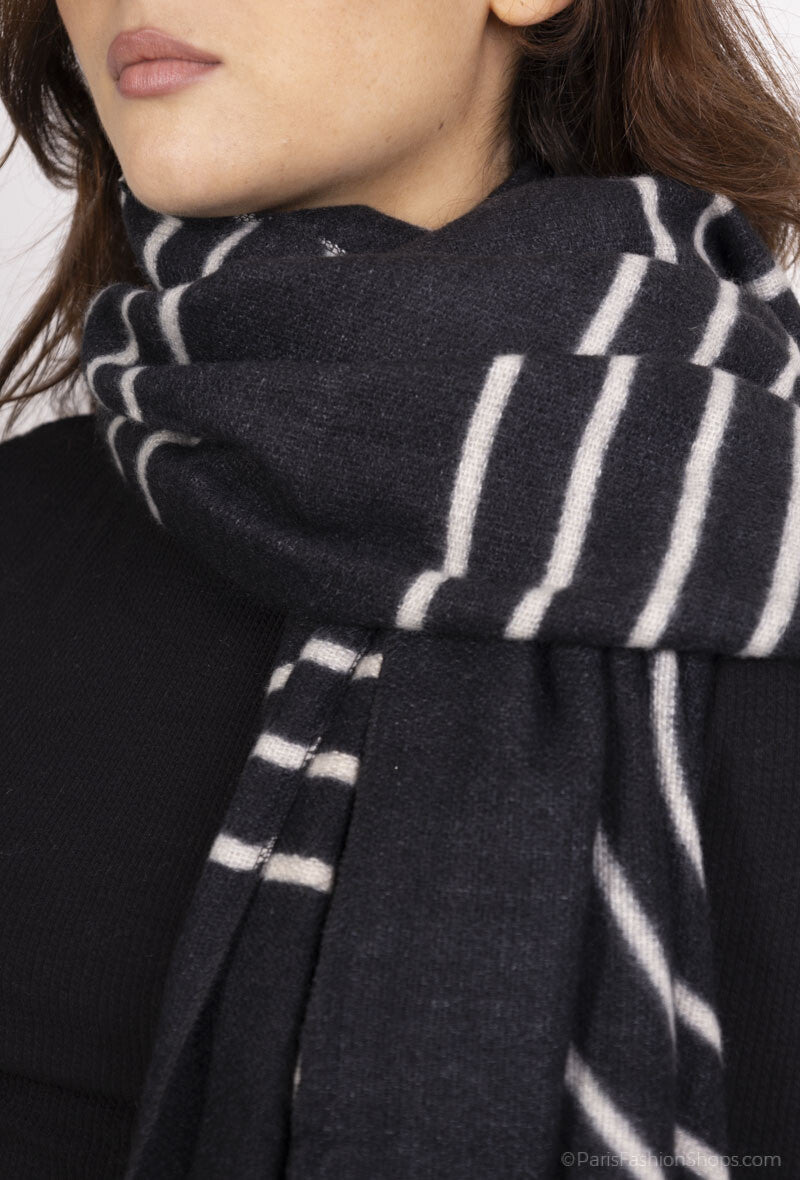 Emer Scarf in Black