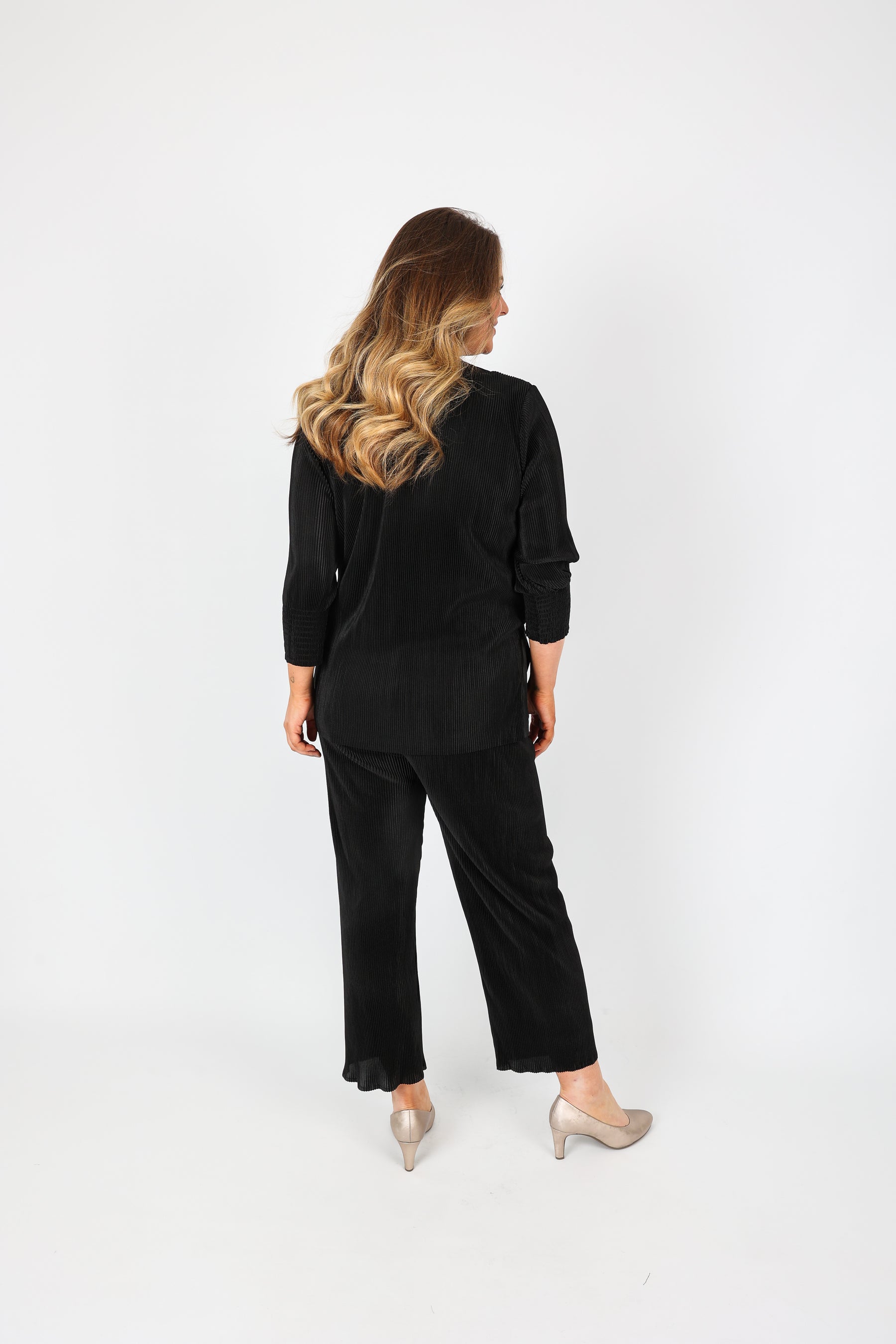 Mellomi Tina Plisse Trousers in Black