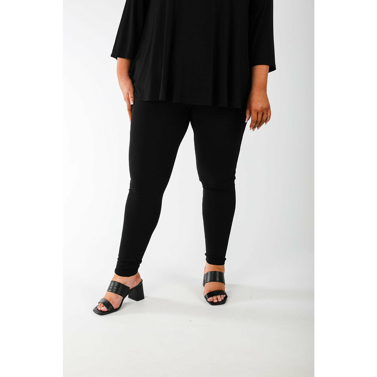 Mellomi Ruby Leggings in Black - Wardrobe Plus