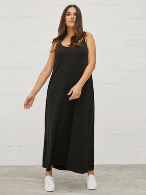 Mat Basic Dress in Black