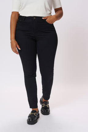 Kaffe Curve Willa Jeans in Black