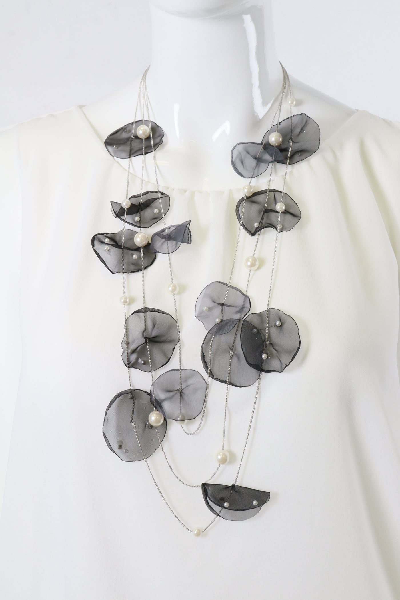 Ailbhe Necklace in Silver and Black