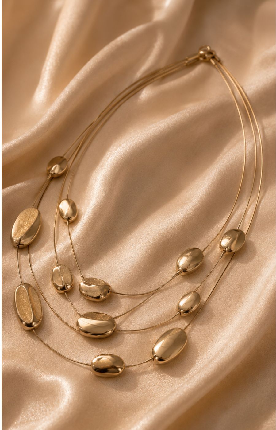 Alma Necklace in Gold 