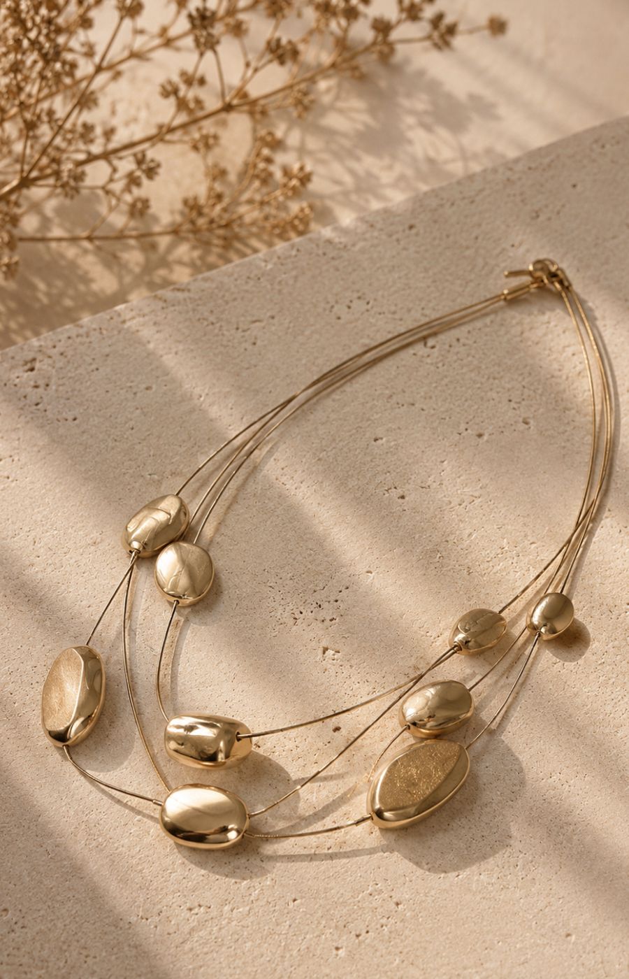Alma Necklace in Gold 