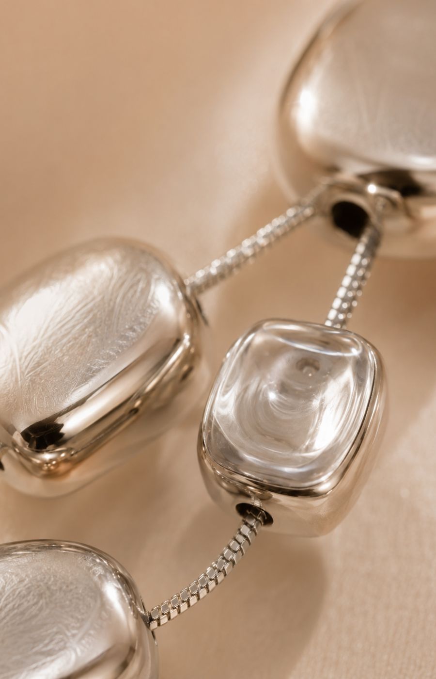 Alma Necklace in Silver 