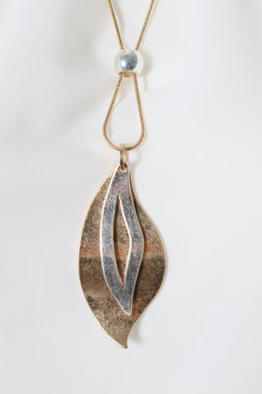 Caoilainn Necklace in Gold