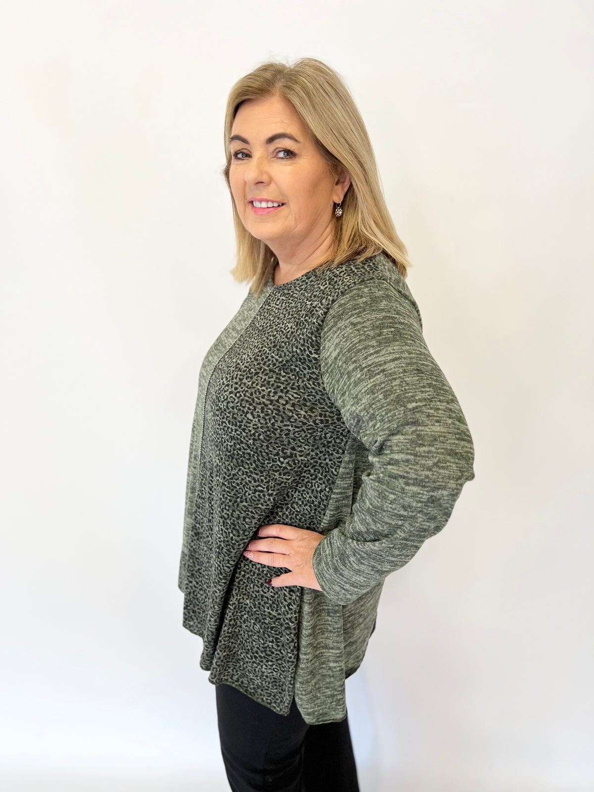 Eden Leopard Top in Khaki
