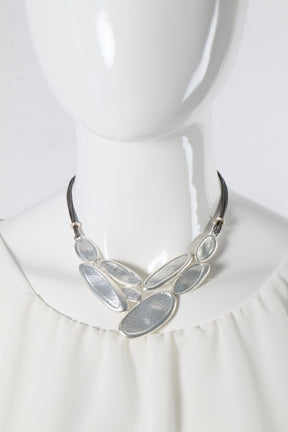 Frida Necklace in Silver with Grey Chain