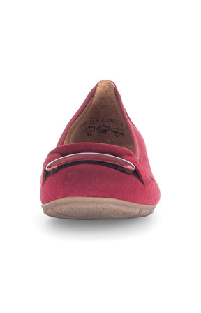 Gabor Buckle Pump in Red