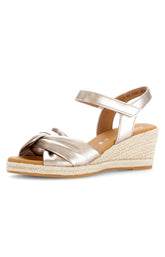 Gabor Knot Sandal in Gold 