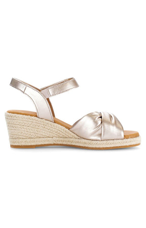 Gabor Knot Sandal in Gold 
