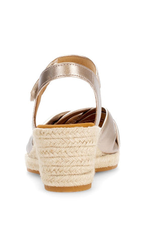 Gabor Knot Sandal in Gold 
