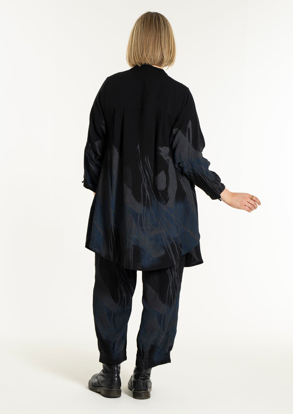 Gozzip Violet Tunic in Black