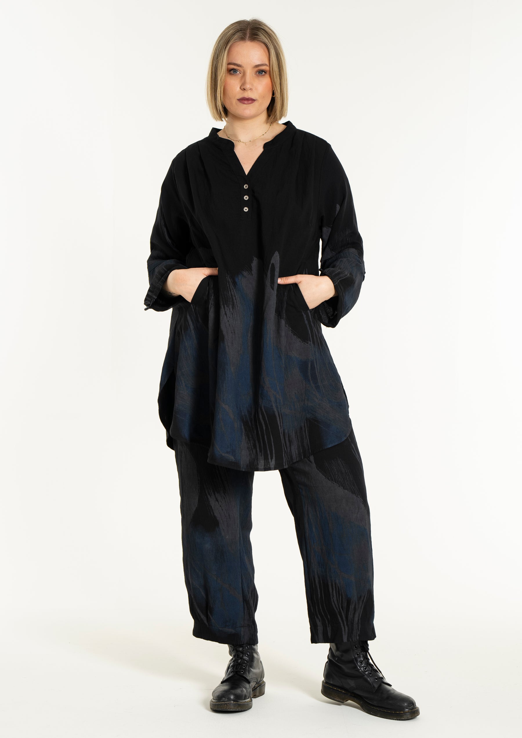 Gozzip Violet Tunic in Black