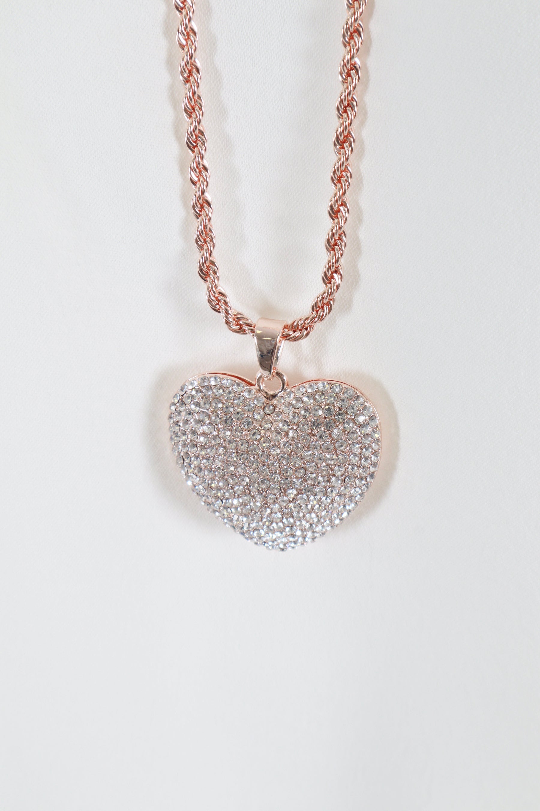 Lara heart necklace in Rose Gold