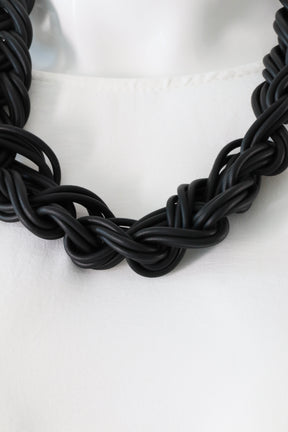 Poppy Necklace in Black