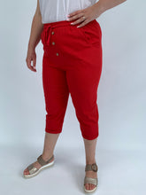 Indy Linen Crops in Red