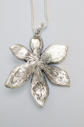 Cassia Necklace in Silver