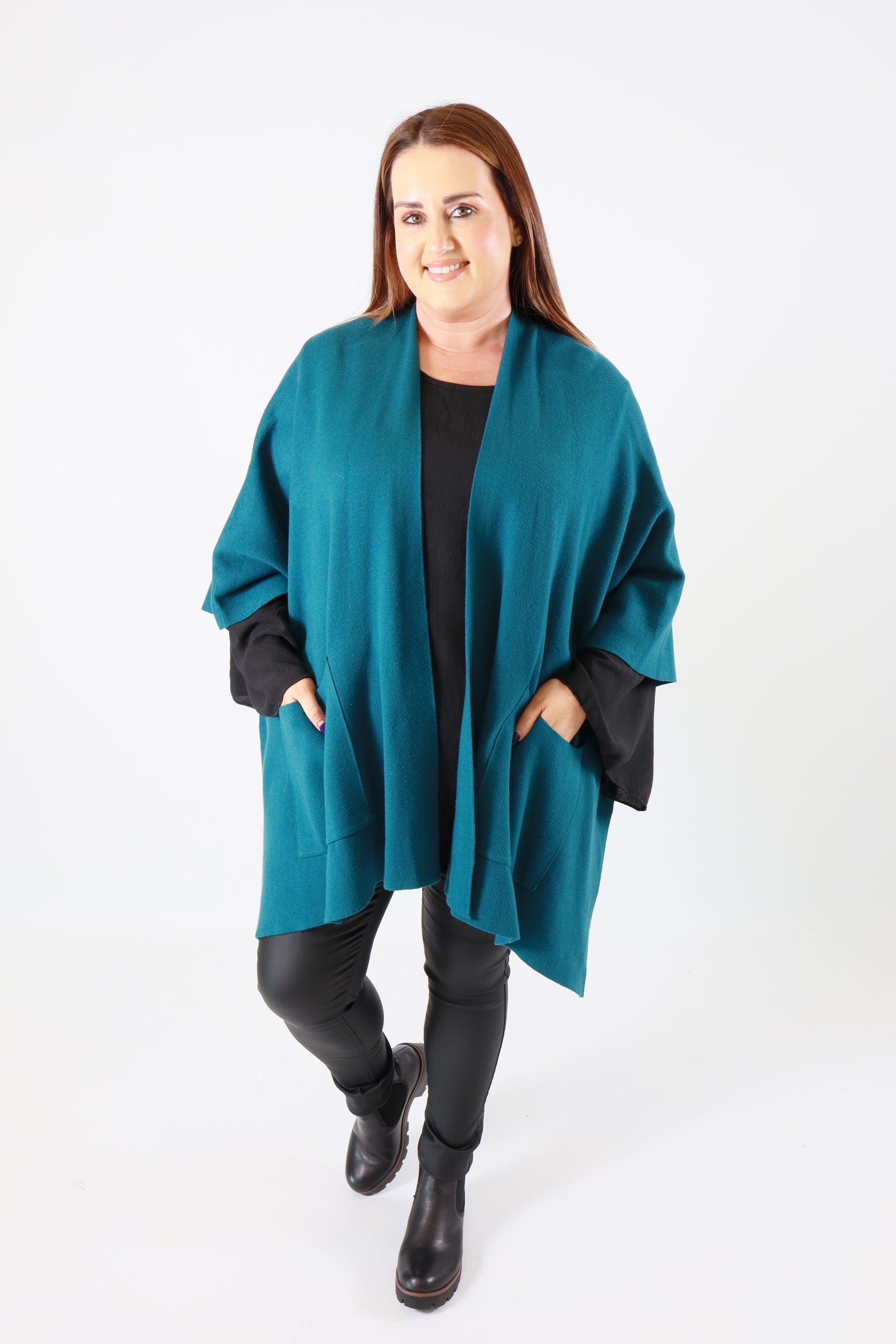 Kaia Open Cape in Teal