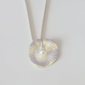Lily Necklace in Silver