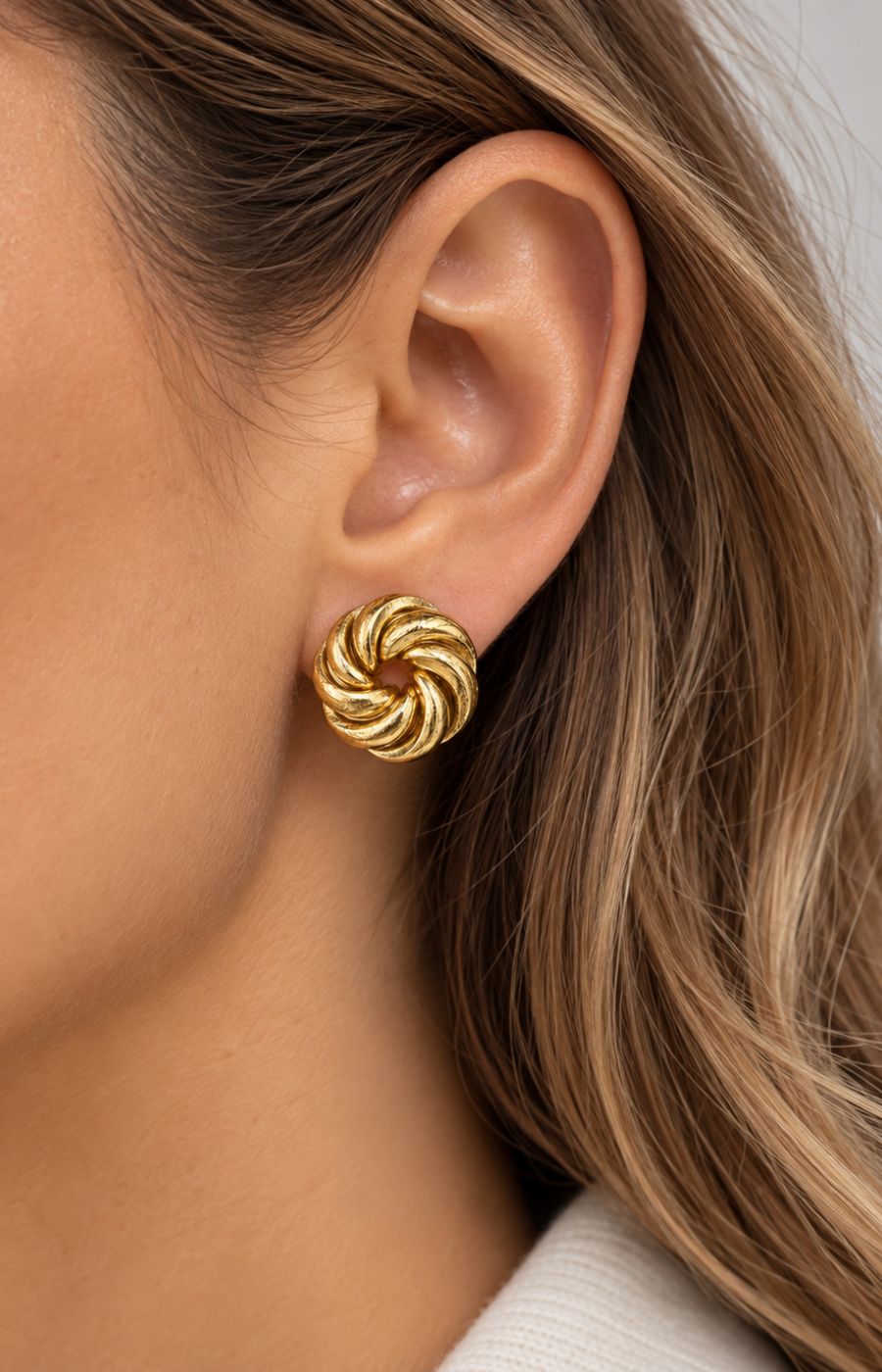 Indigo Earrings in Gold 