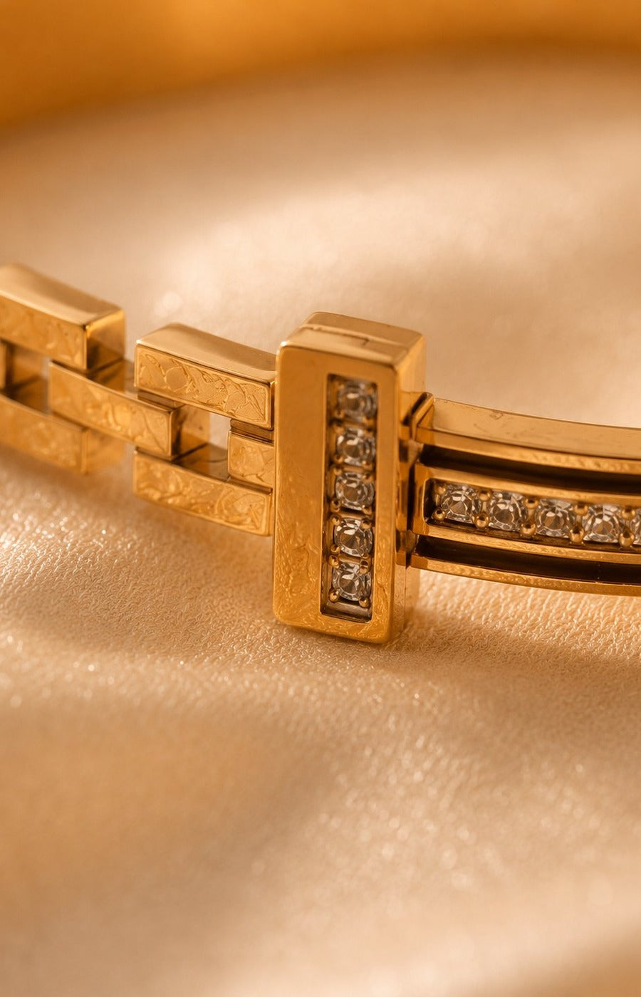Inez Bracelet in Gold 