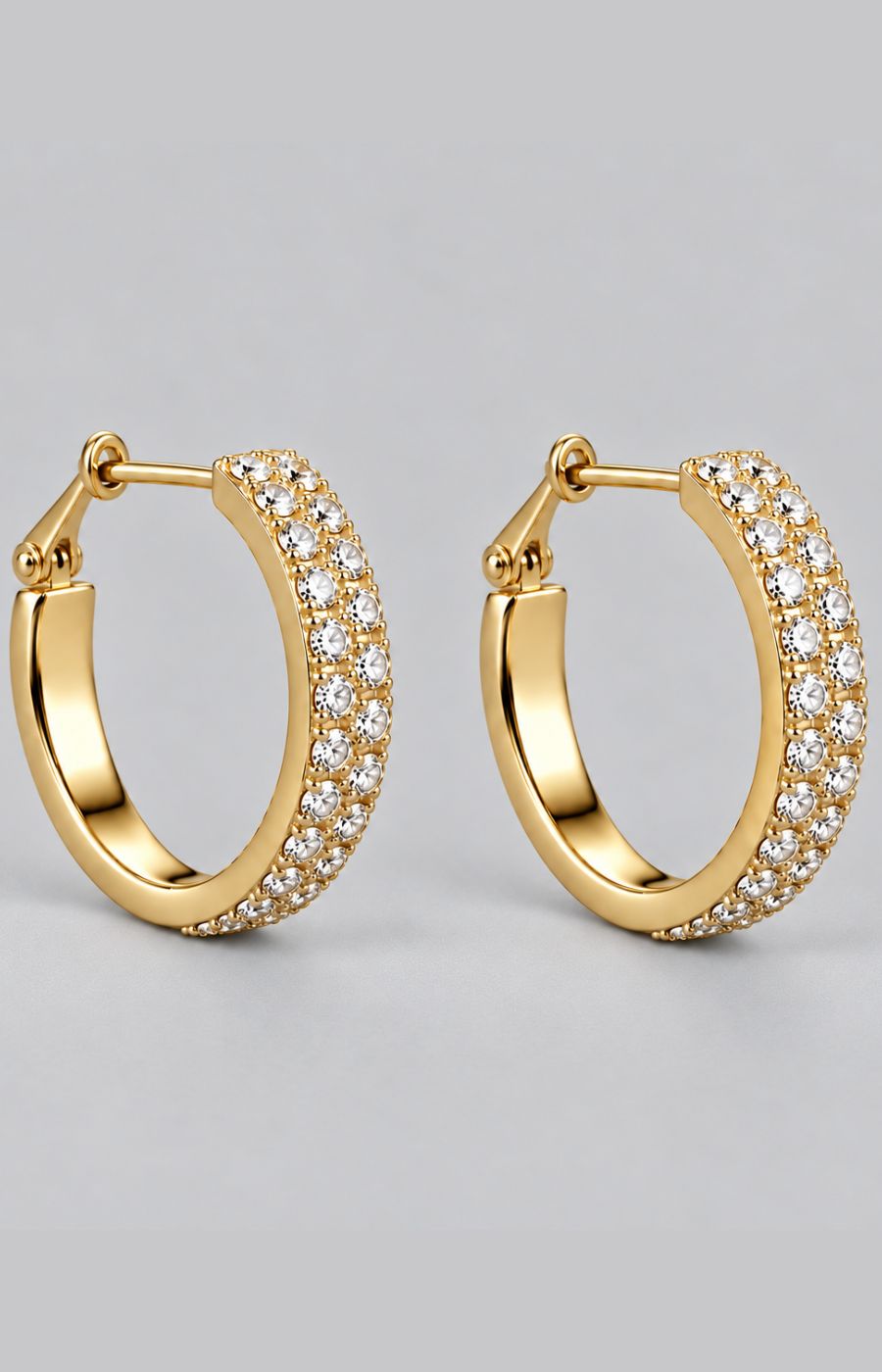 Isolde Small Hoop Earrings in Gold 