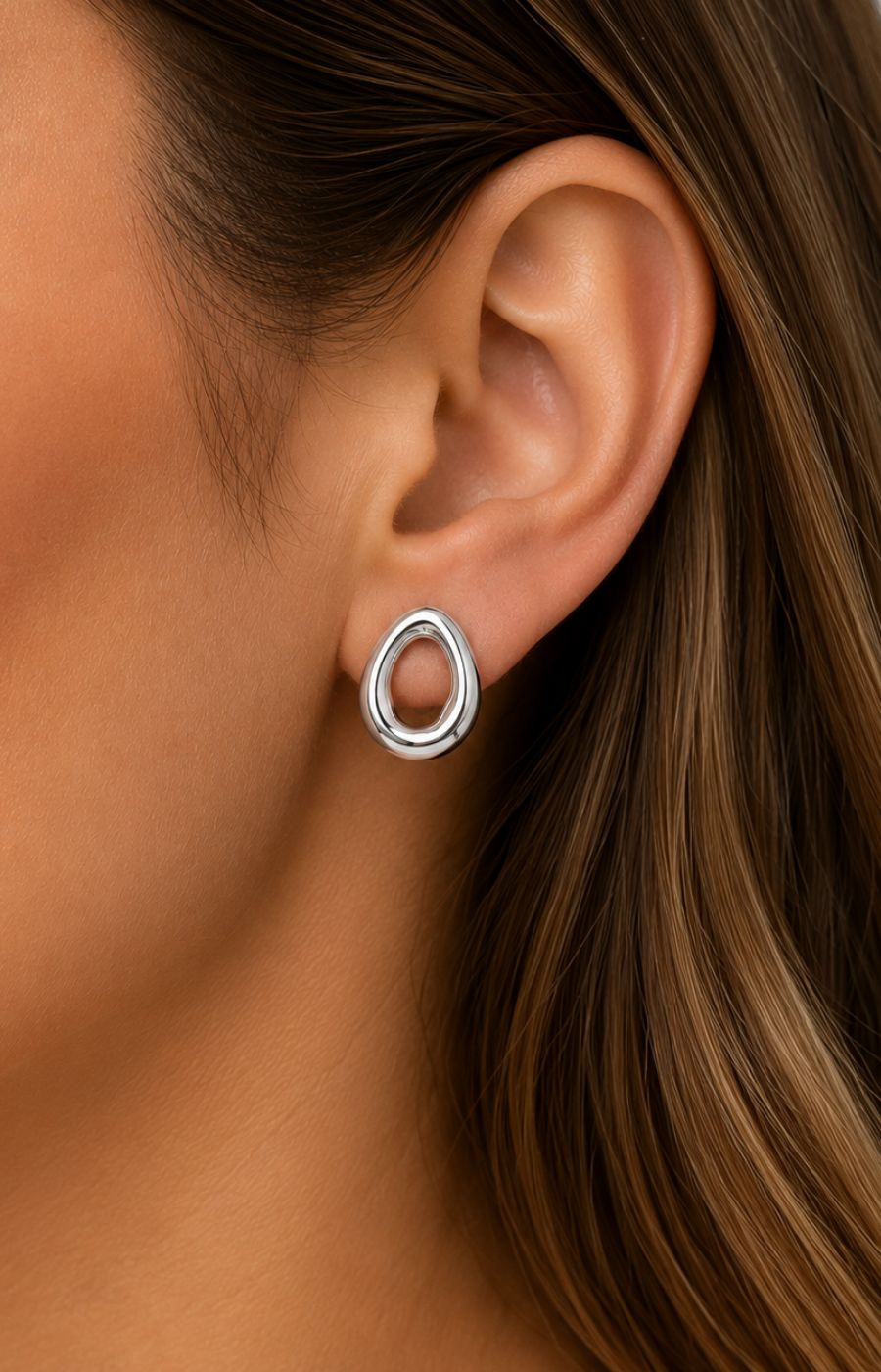 Julia Hoop Earrings in Silver 