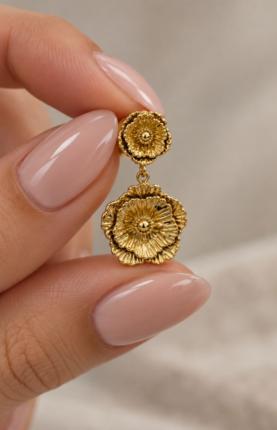 Junia Earrings in Gold 