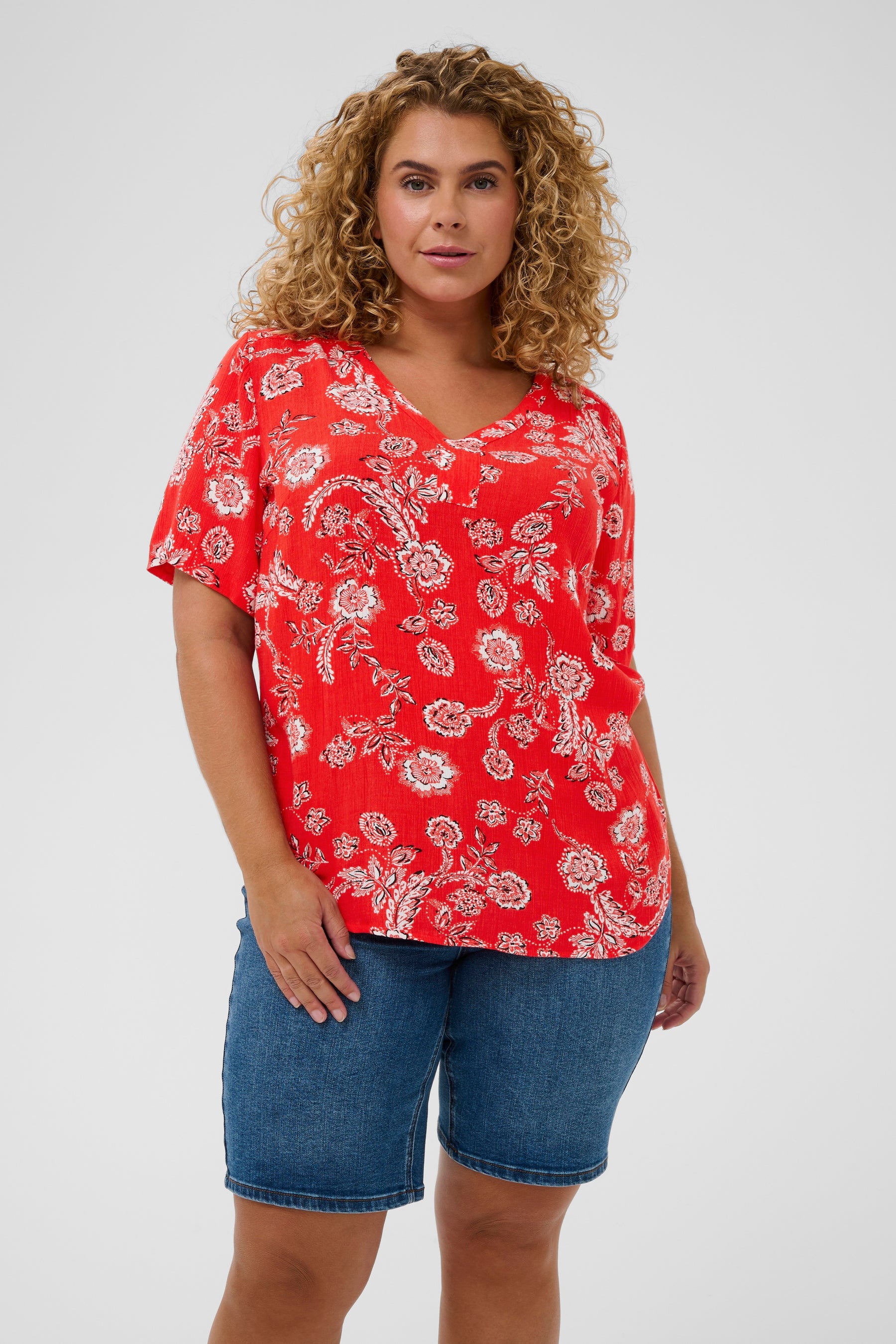 Kaffe Curve Ami S/S Blouse in Red 
