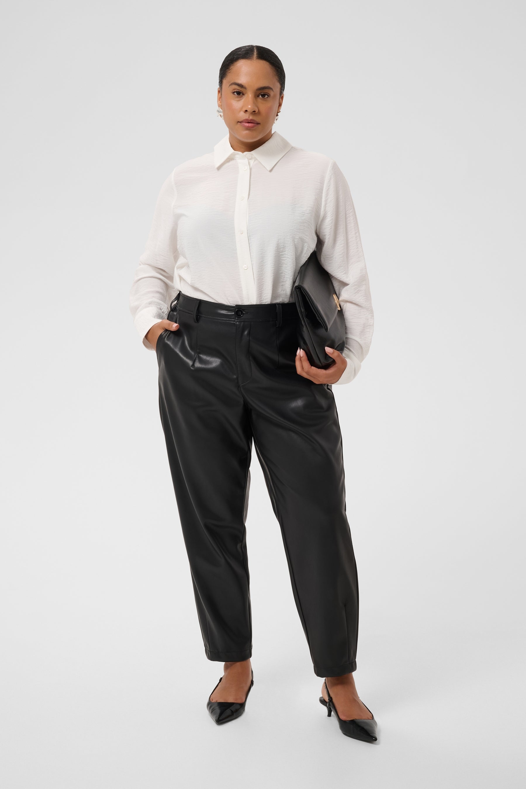 Kaffe Curve Arensa Trousers in Black 