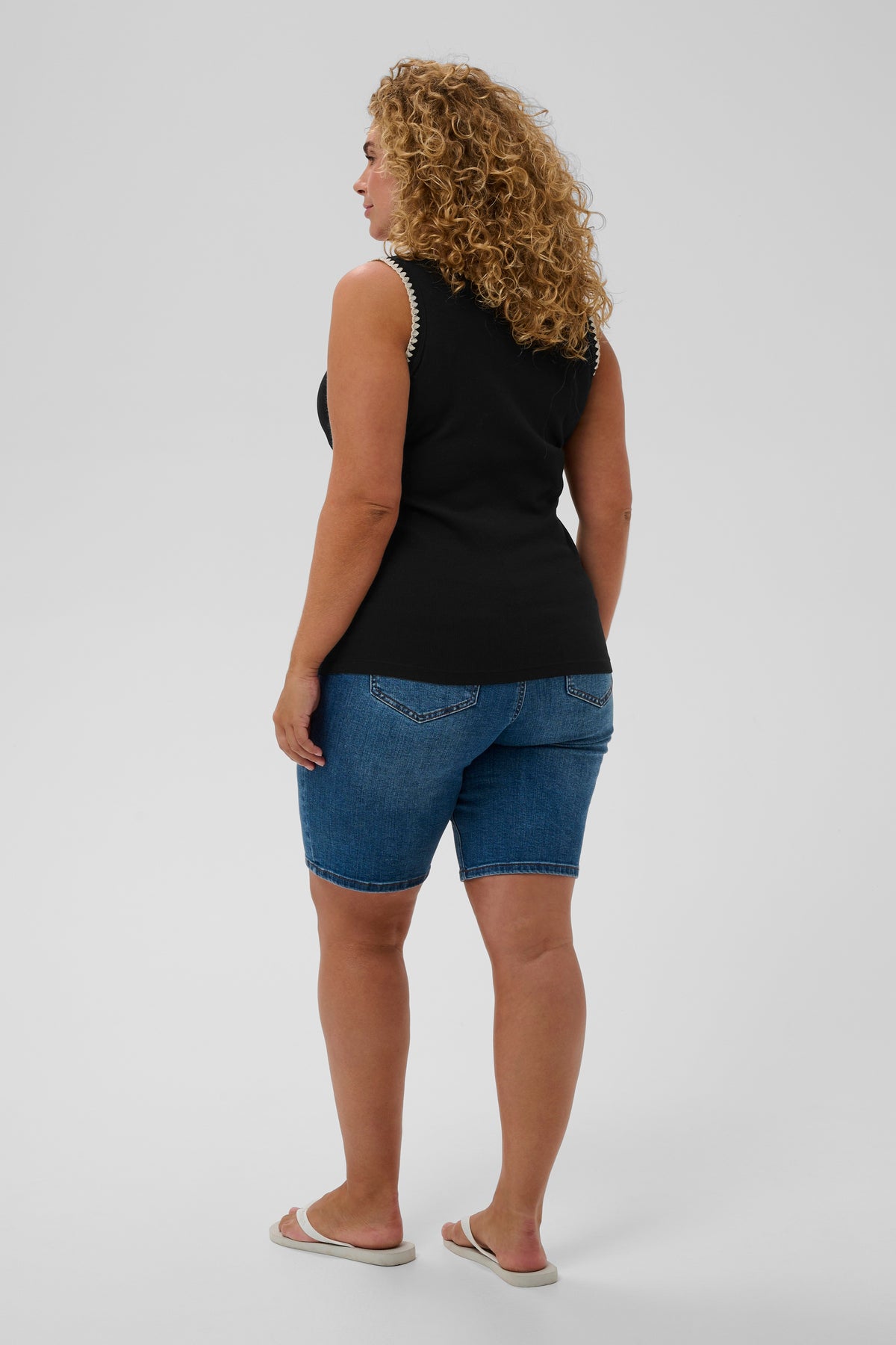 Kaffe Curve Carina Vest Top in Black With Edging 
