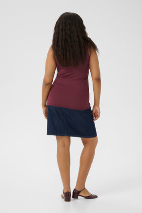 Kaffe Curve Erina Vest Top in Wine
