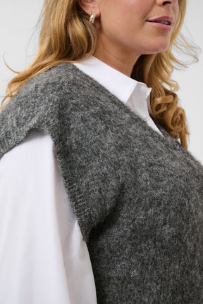 Kaffe Curve Jordi Sleeveless Cardigan in Grey 