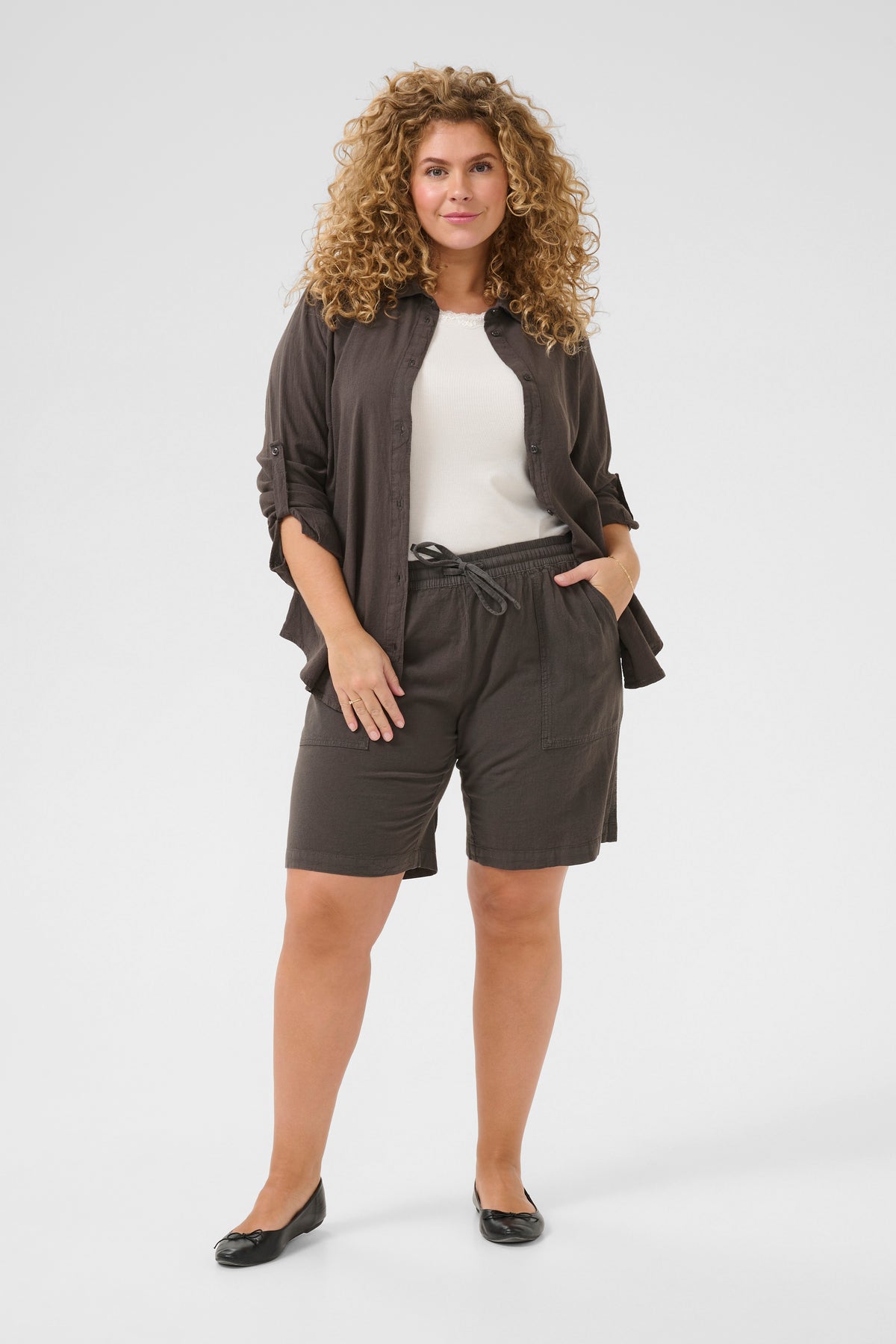 Kaffe Curve Liah Shorts in Charcoal