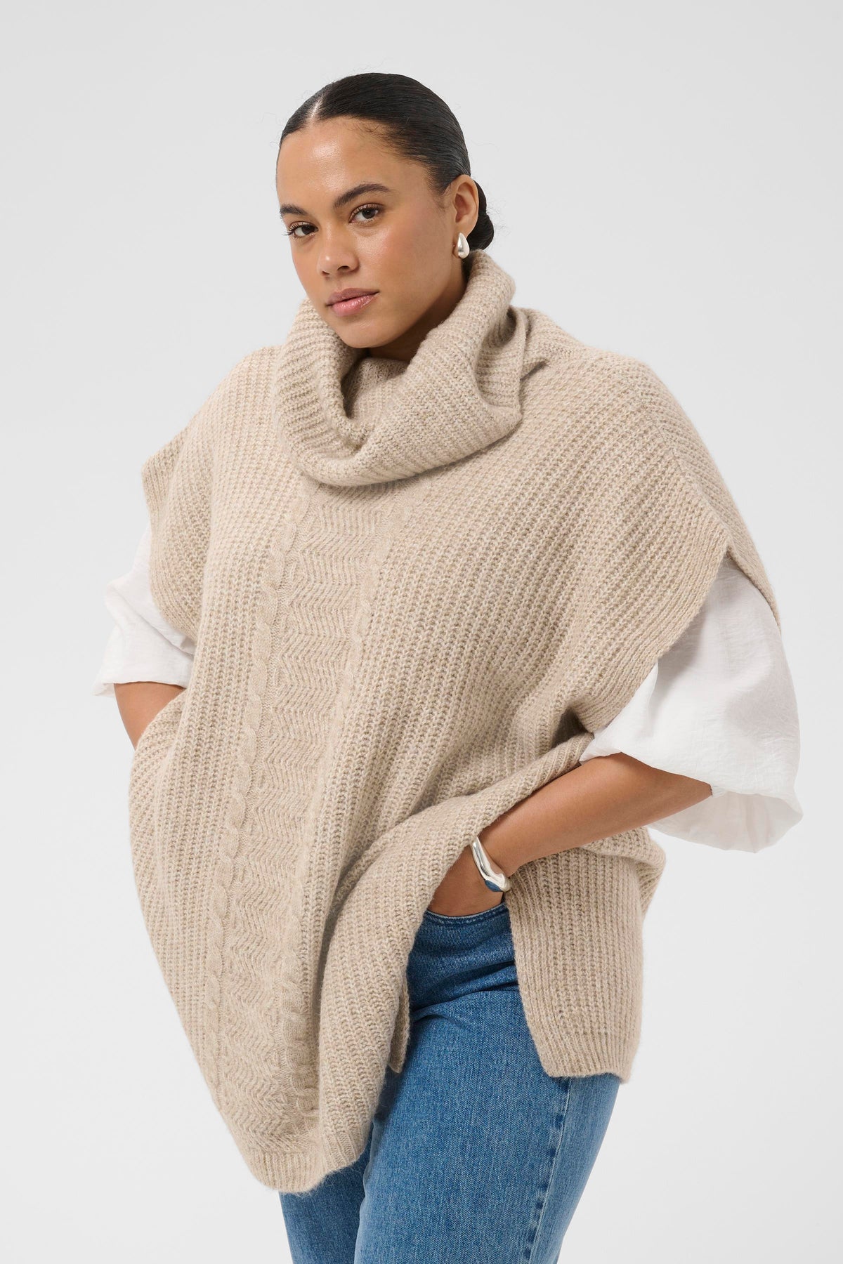Kaffe Curve Mala Poncho in Beige 