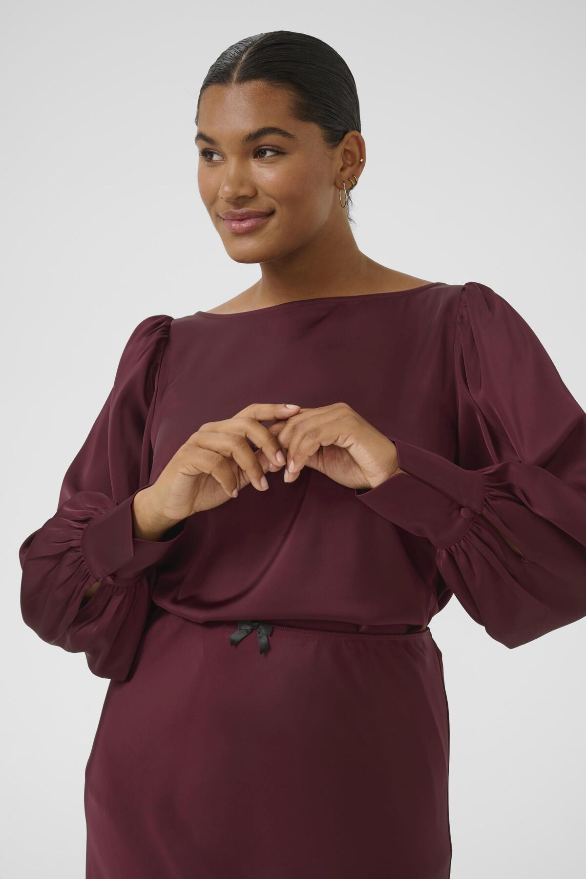 Kaffe Curve Malorie Blouse in Wine