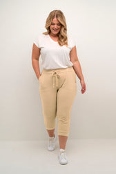 Kaffe Curve Nana Capri Pants in Sand