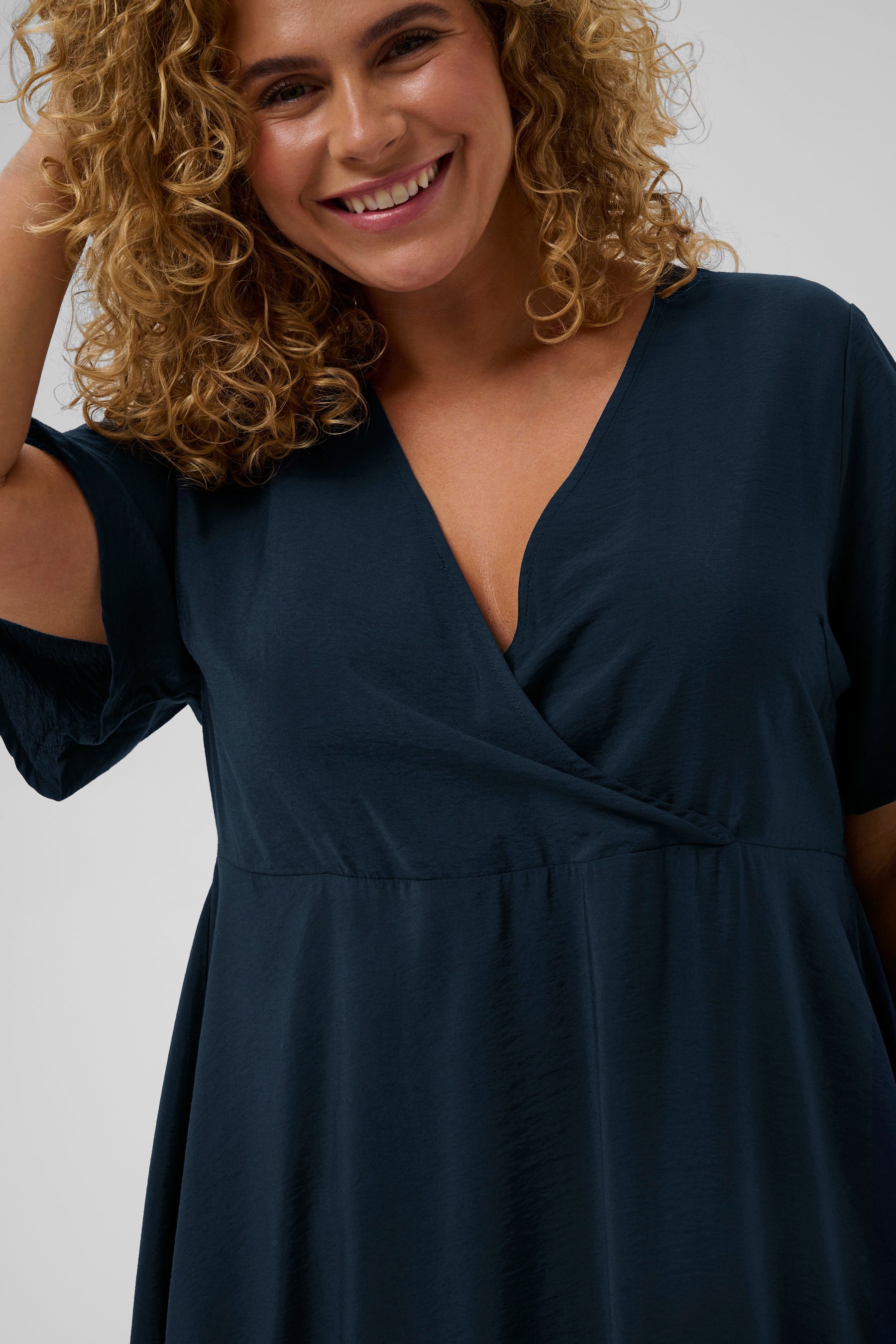 Kaffe Curve Neela Dress in Navy 