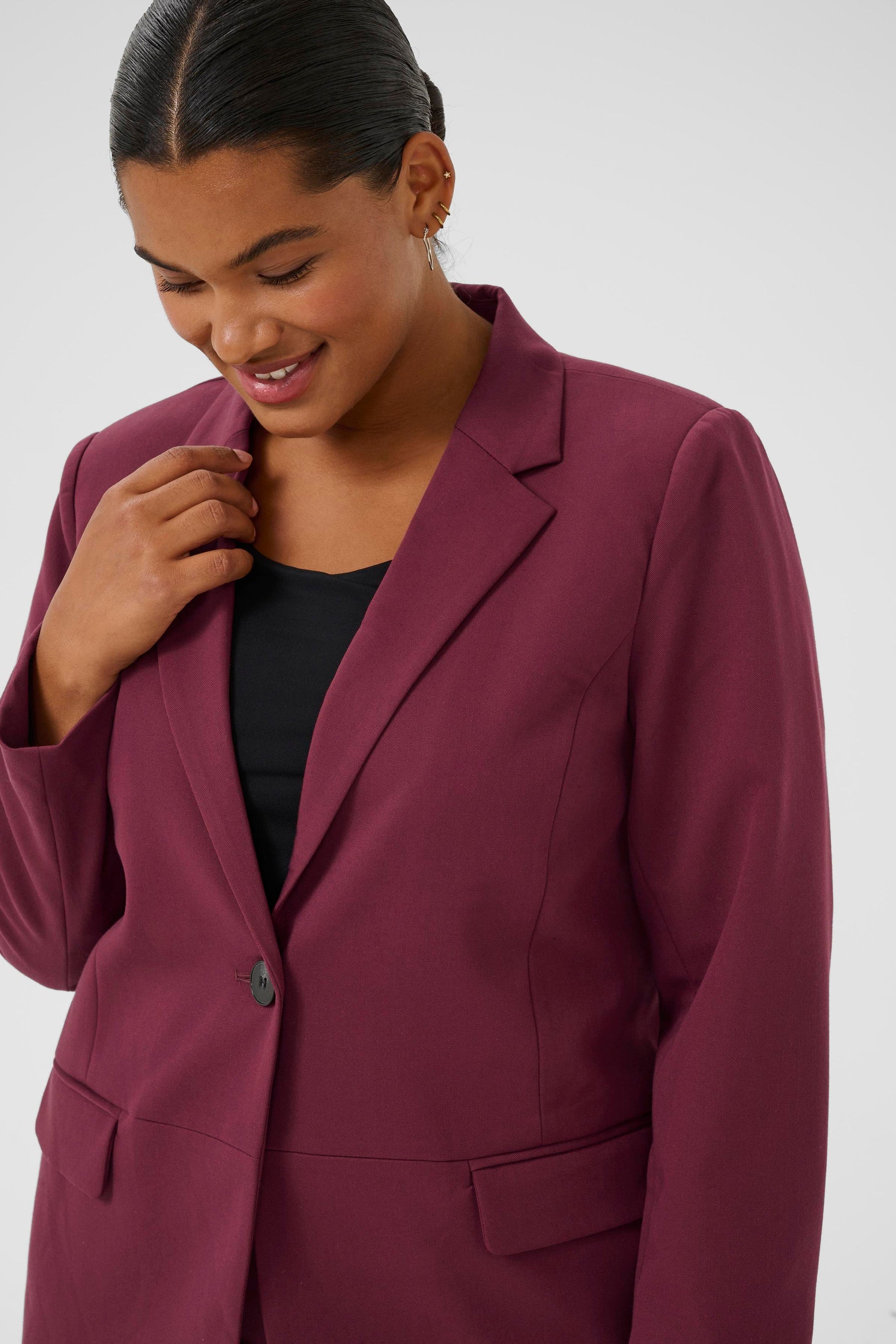 Kaffe Curve Sakira Blazer in Wine