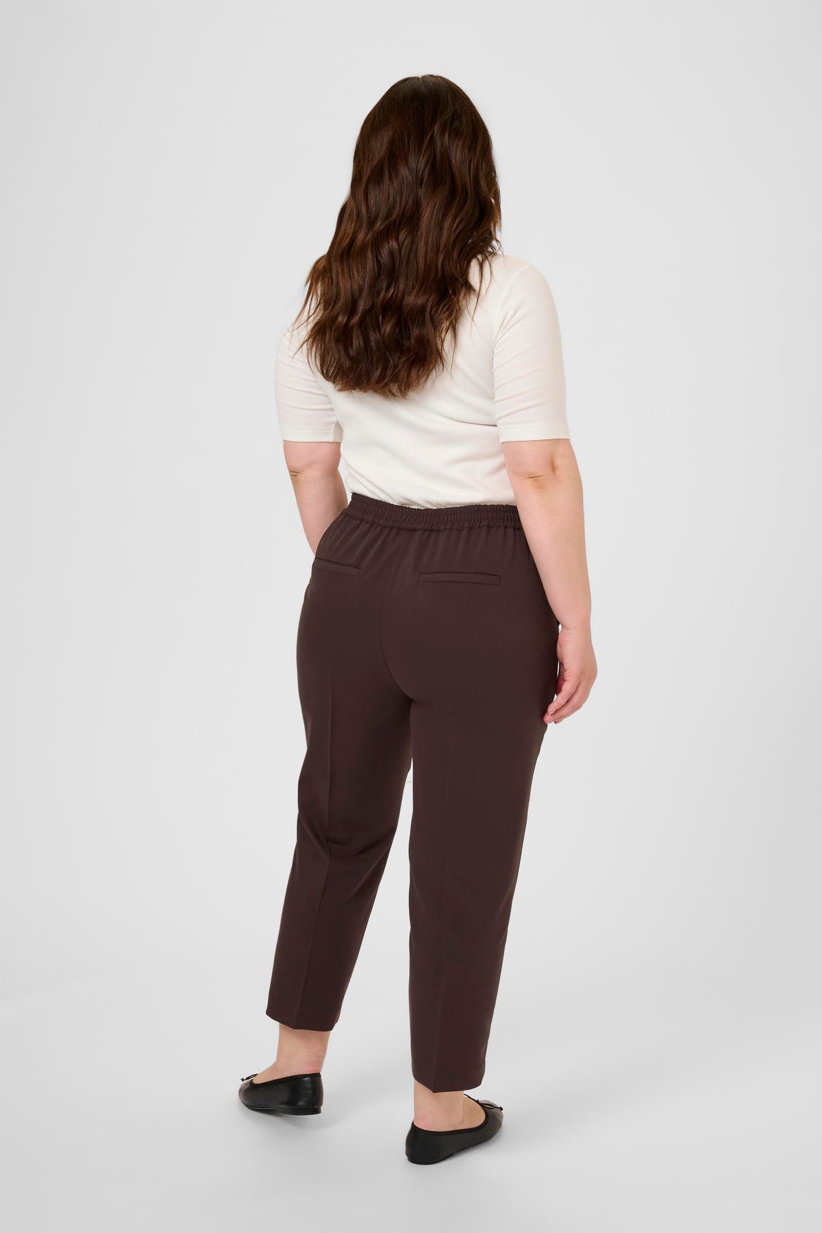 Kaffe Curve Sakira Crop Trousers in Brown