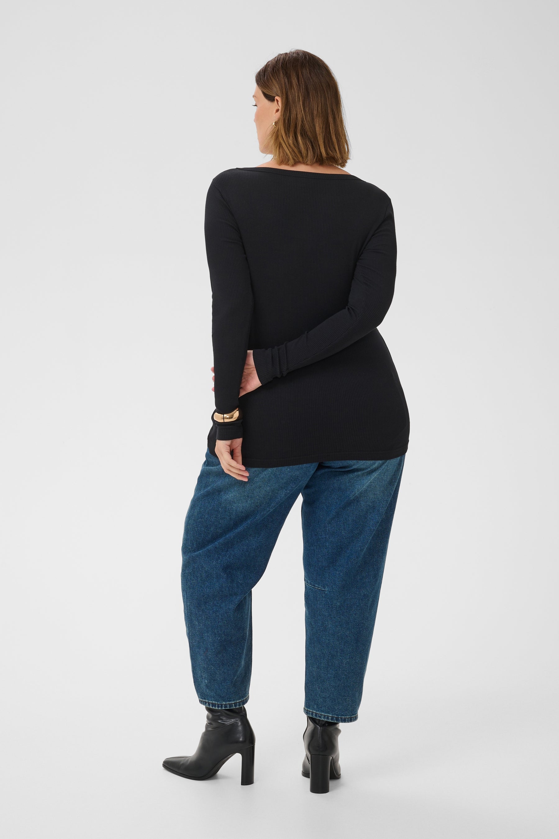 Kaffe Curve Susana T-Shirt in Black 