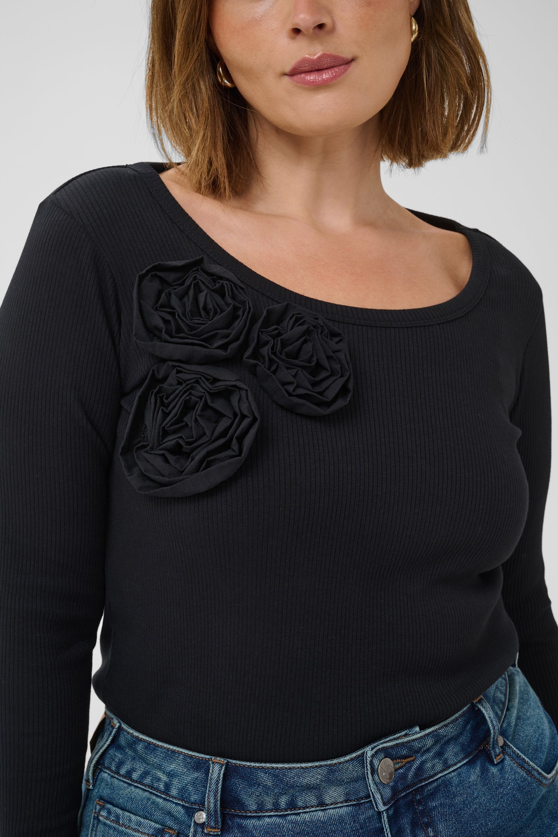 Kaffe Curve Susana T-Shirt in Black 