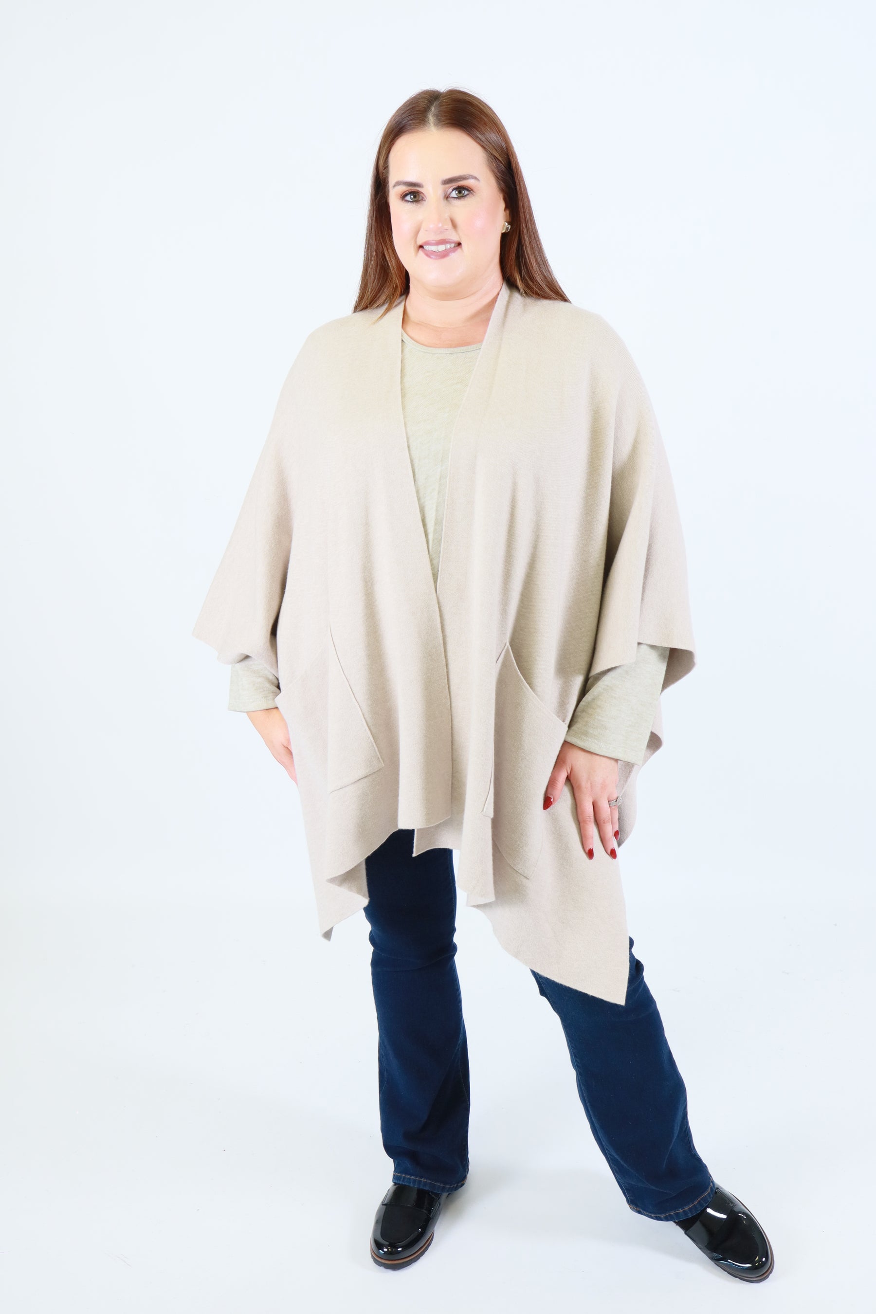 Kaia Open Cape in Beige