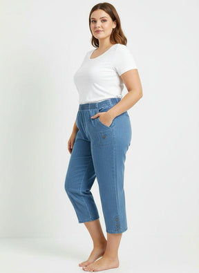 Lucie Crop Trousers in Light Denim. 